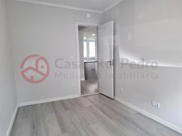 Apartamento T2 para Venda em Benfica