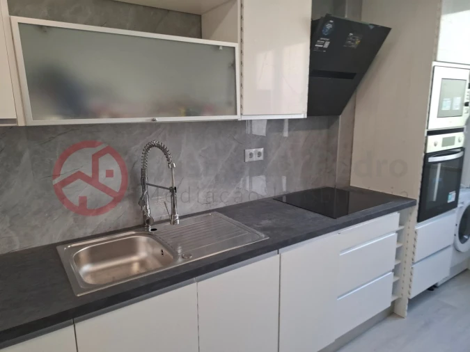 Apartamento T2 para Venda em Benfica Foto 3