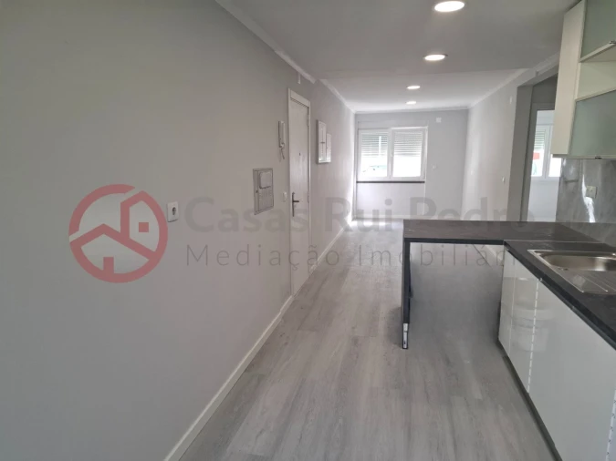 Apartamento T2 para Venda em Benfica Foto 9