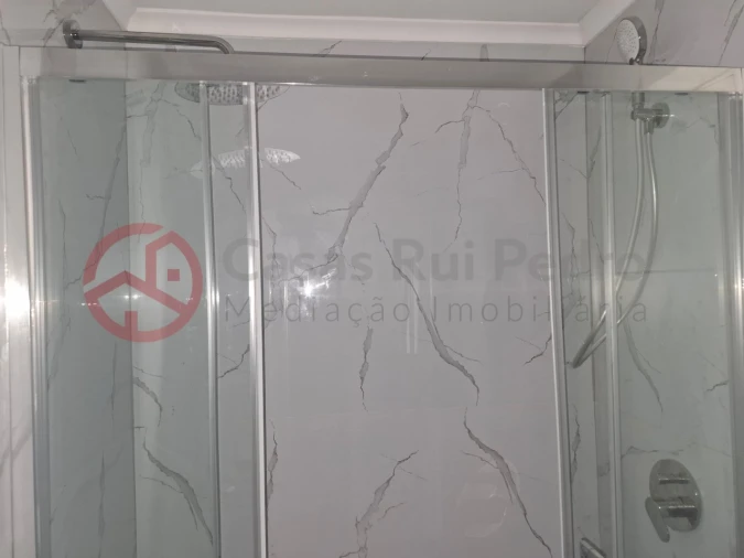 Apartamento T2 para Venda em Benfica Foto 16