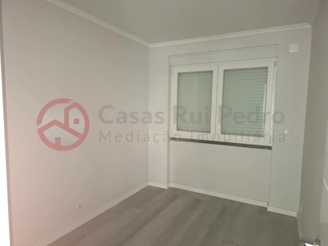 Apartamento T2 para Venda em Benfica Foto 19