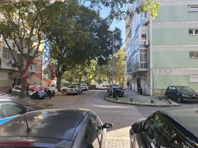Apartamento T2 para Venda em Benfica Foto 24