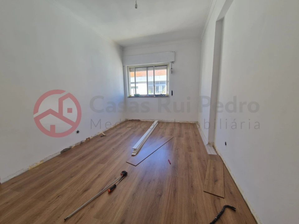 Apartamento T3 para Venda em Seixal, Arrentela e Aldeia de Paio Pires Foto 2