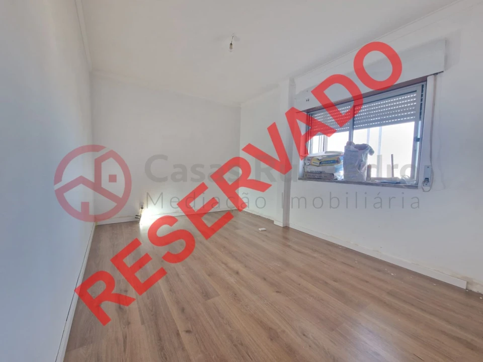 Apartamento T3 para Venda em Seixal, Arrentela e Aldeia de Paio Pires Foto 1