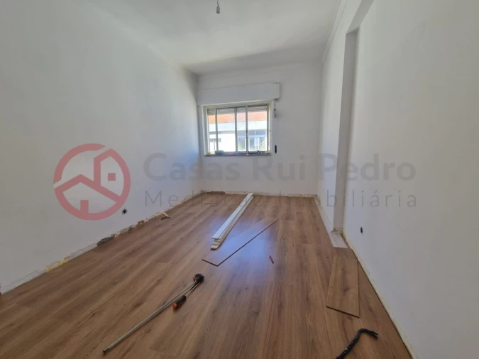 Apartamento T3 para Venda em Seixal, Arrentela e Aldeia de Paio Pires Foto 2