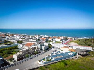 Moradia T4 para Venda em Arcozelo