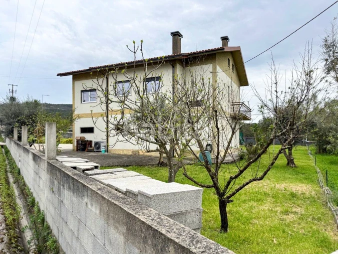 Moradia T3 para Venda em Poiares (Santo Andre) Foto 2