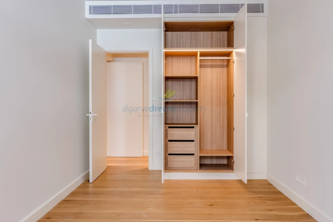 Apartamento T2 para Venda em Quarteira Foto 9