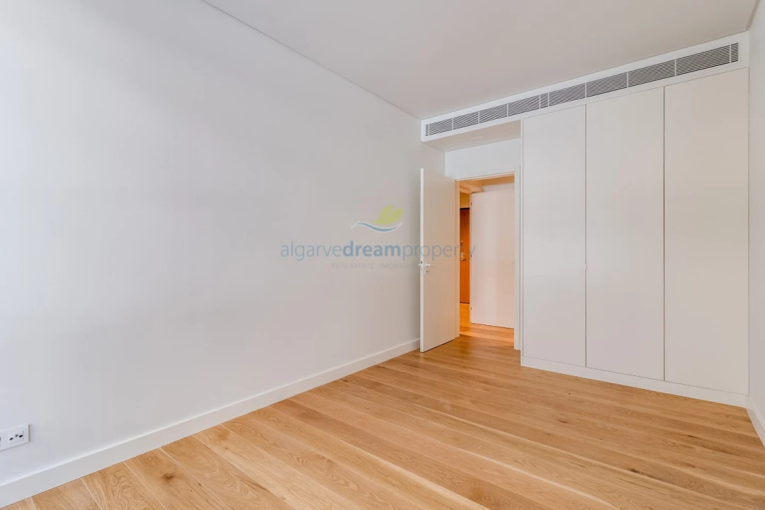 Apartamento T2 para Venda em Quarteira Foto 13