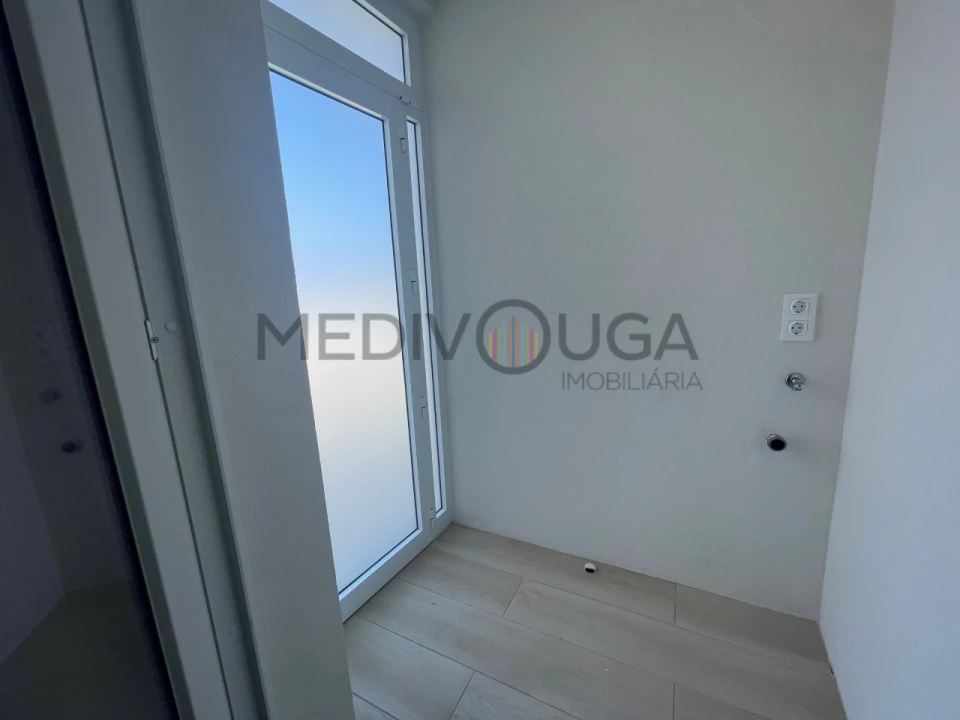 Moradia T4 para Venda em Aguada de Cima Foto 10