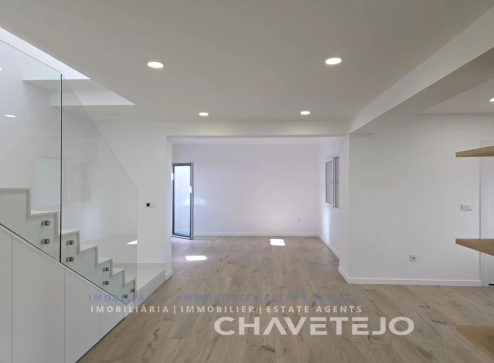 Moradia T4 para Venda em São João Baptista e Santa Maria dos Olivais Foto 6