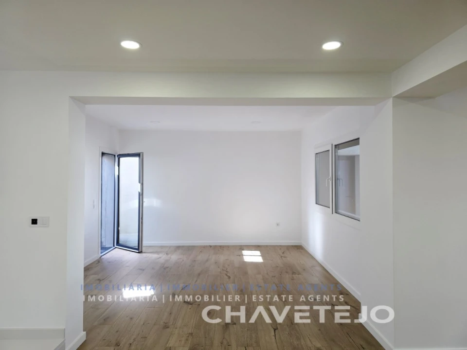 Moradia T4 para Venda em São João Baptista e Santa Maria dos Olivais Foto 8