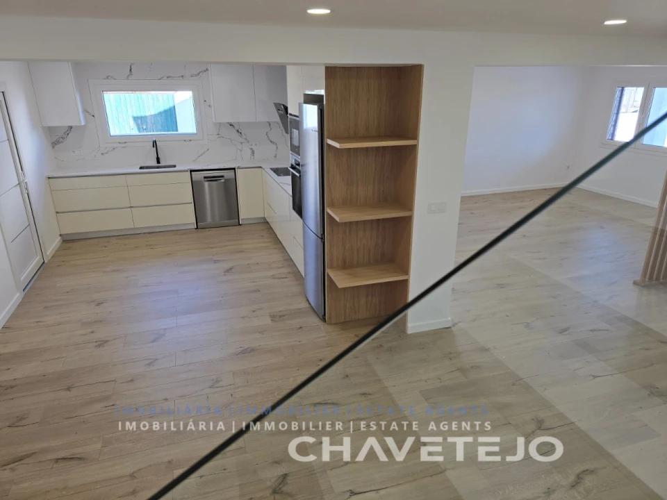 Moradia T4 para Venda em São João Baptista e Santa Maria dos Olivais Foto 25