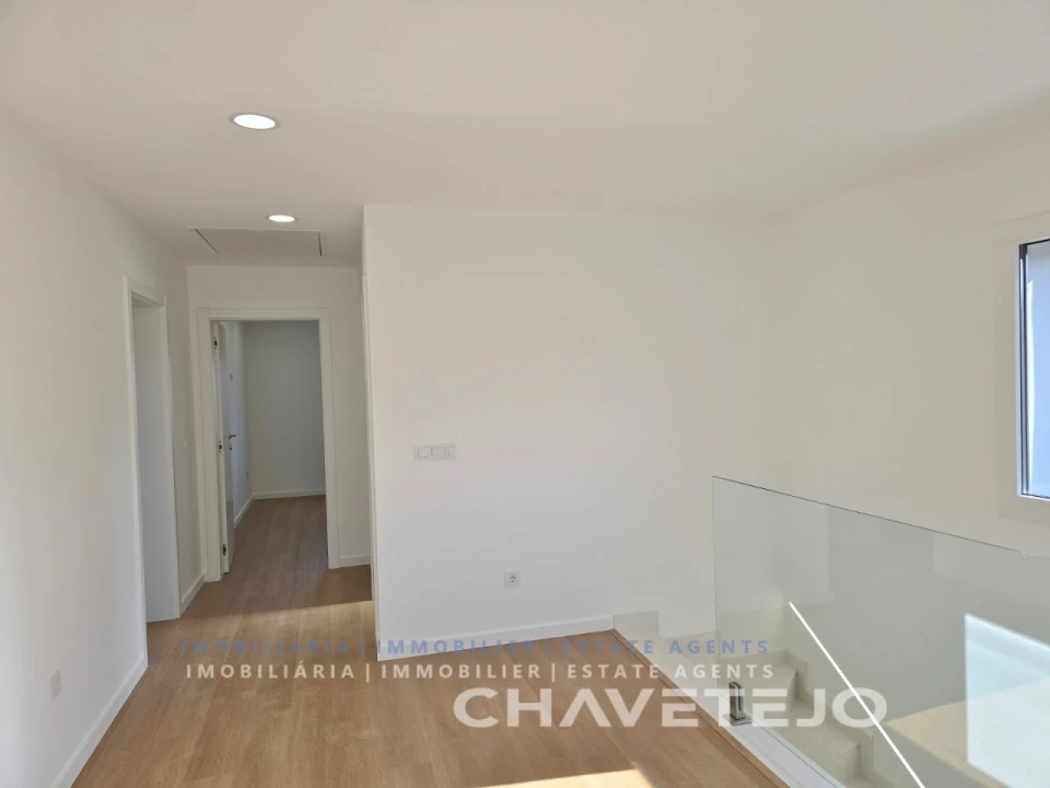 Moradia T4 para Venda em São João Baptista e Santa Maria dos Olivais Foto 30