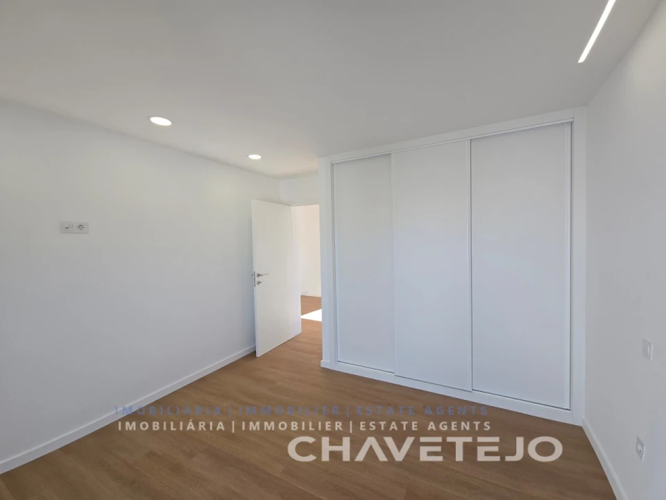 Moradia T4 para Venda em São João Baptista e Santa Maria dos Olivais Foto 34