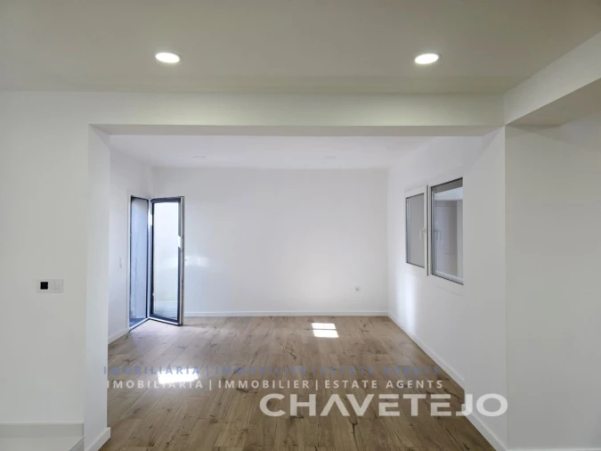 Moradia T4 para Venda em São João Baptista e Santa Maria dos Olivais Foto 8