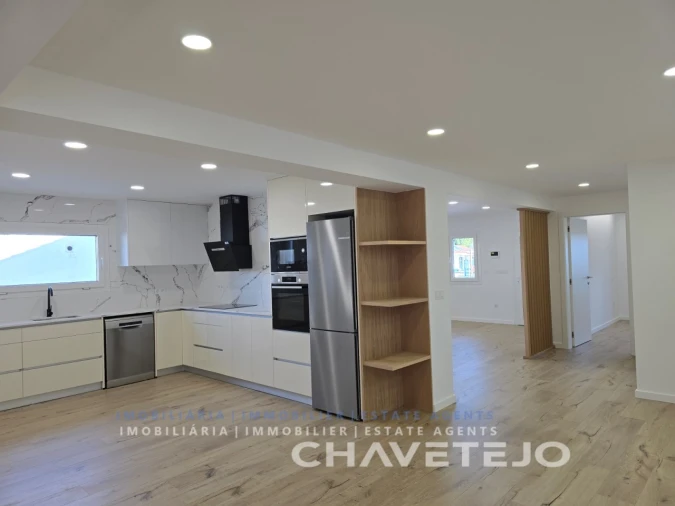 Moradia T4 para Venda em São João Baptista e Santa Maria dos Olivais Foto 10