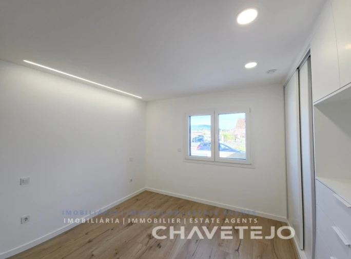 Moradia T4 para Venda em São João Baptista e Santa Maria dos Olivais Foto 19