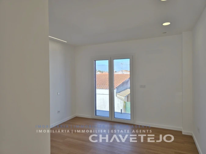 Moradia T4 para Venda em São João Baptista e Santa Maria dos Olivais Foto 31