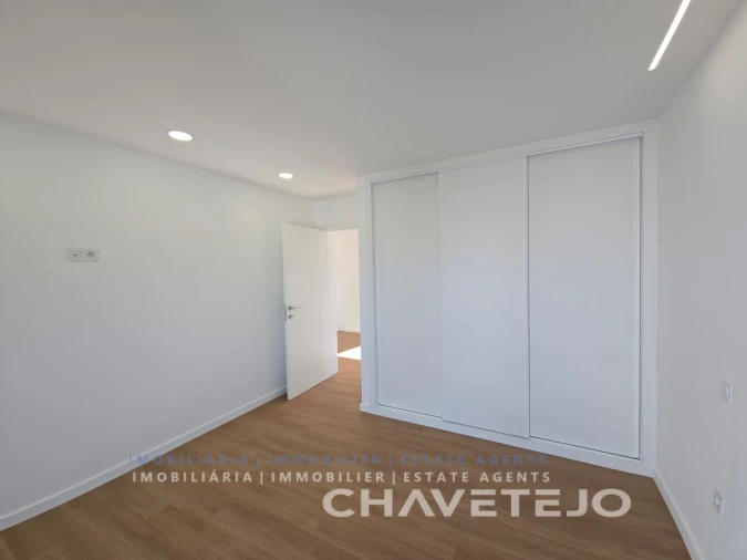 Moradia T4 para Venda em São João Baptista e Santa Maria dos Olivais Foto 34