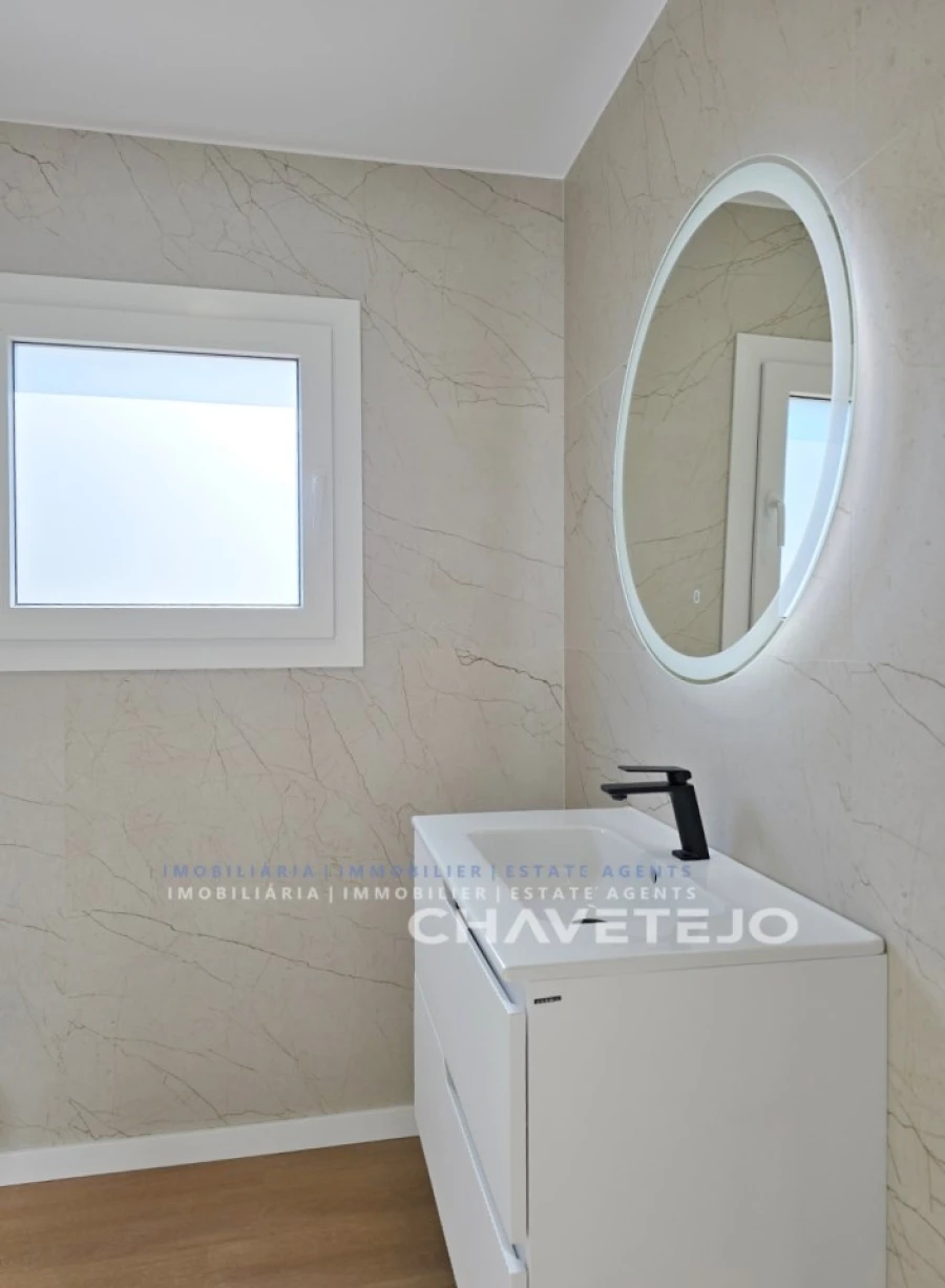 Moradia T4 para Venda em São João Baptista e Santa Maria dos Olivais Foto 37