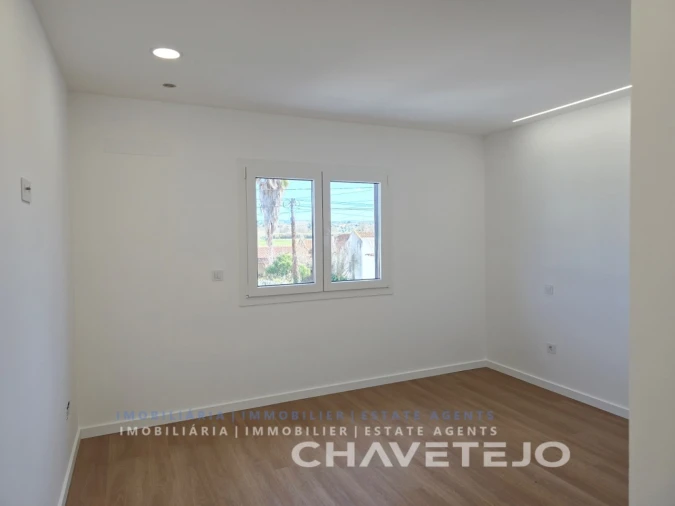 Moradia T4 para Venda em São João Baptista e Santa Maria dos Olivais Foto 48