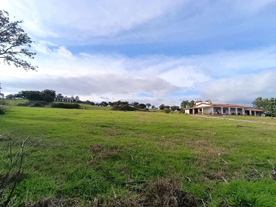 Moradia T11 para Venda em Bemposta Foto 11