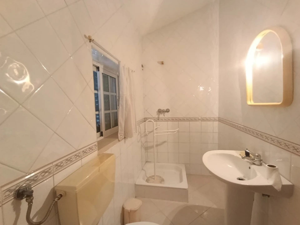 Moradia T11 para Venda em Bemposta Foto 43