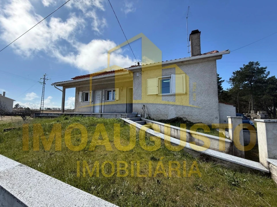 Moradia T3 para Venda em Moreira de Rei Foto 1