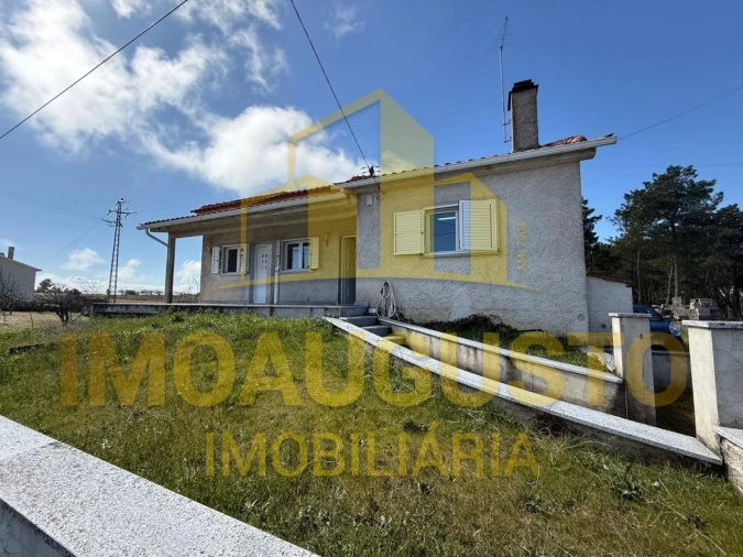 Moradia T3 para Venda em Moreira de Rei Foto 1