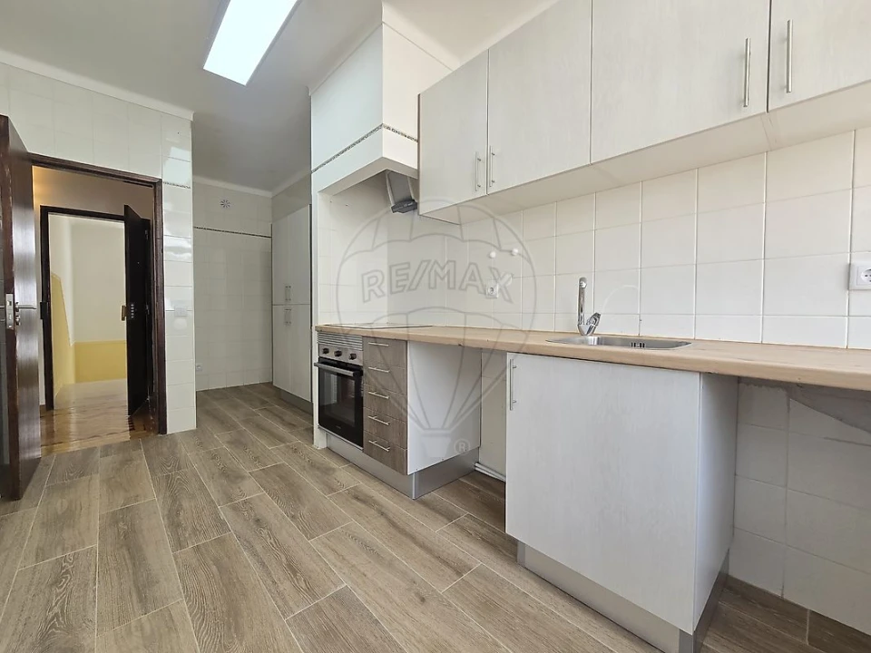 Moradia T2 para Arrendamento em Carcavelos e Parede Foto 1