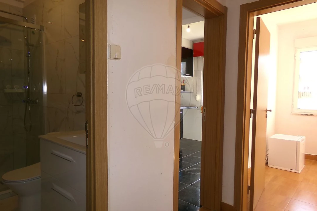 Apartamento T3 para Arrendamento em Vialonga Foto 6