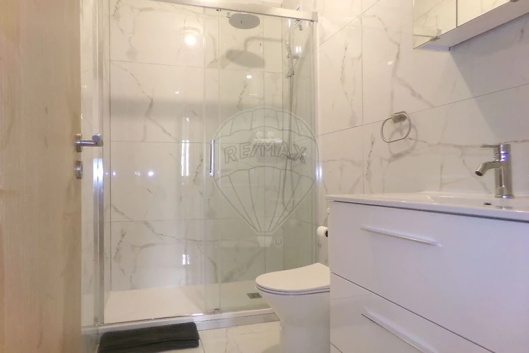 Apartamento T3 para Arrendamento em Vialonga Foto 5