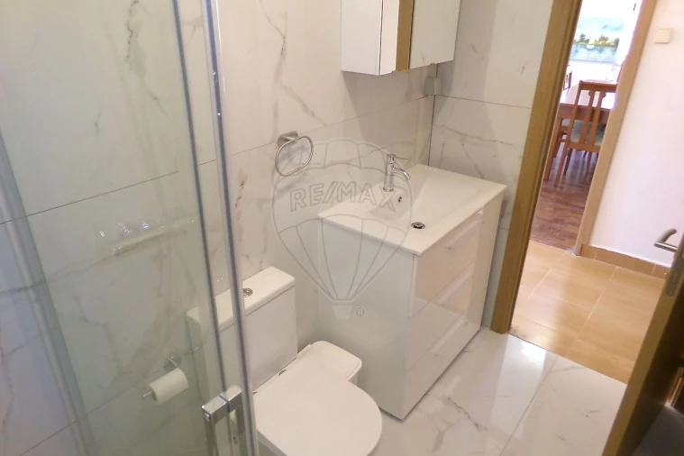 Apartamento T3 para Arrendamento em Vialonga Foto 7