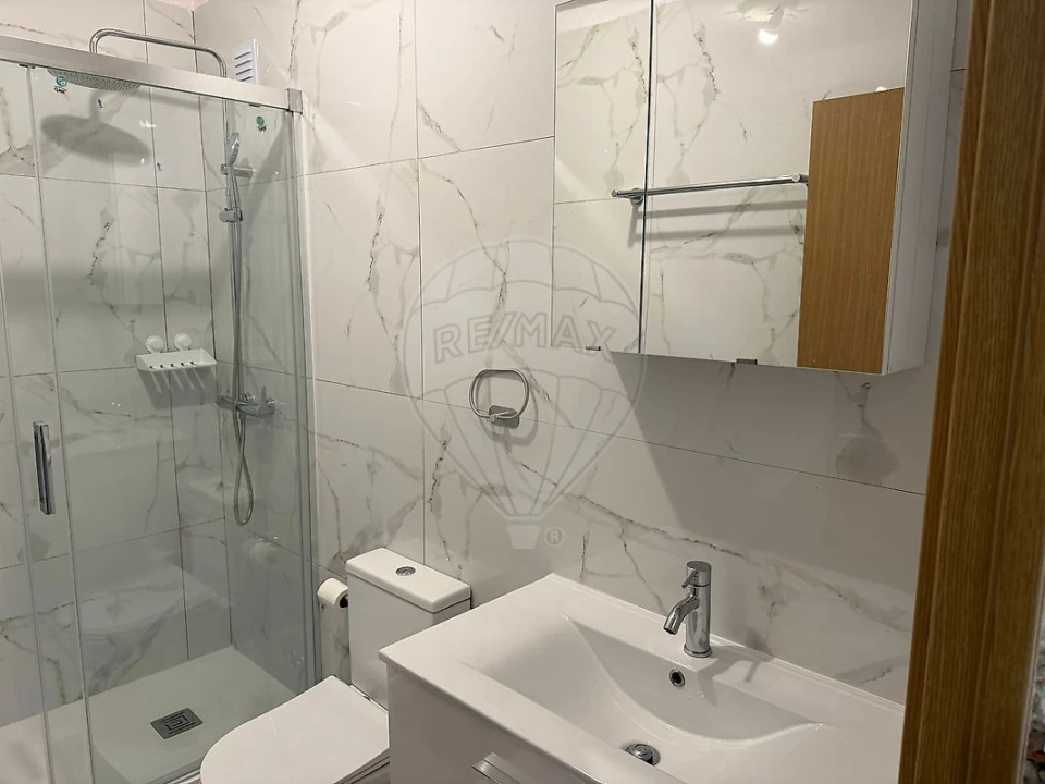 Apartamento T3 para Arrendamento em Vialonga Foto 11