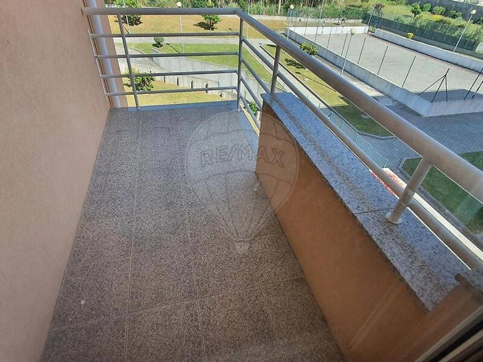 Apartamento T2 para Venda em Canelas Foto 2