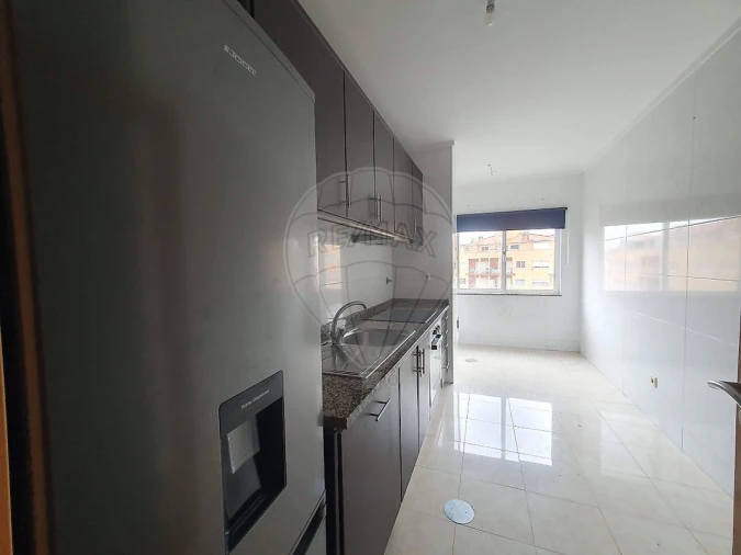 Apartamento T2 para Venda em Canelas Foto 5
