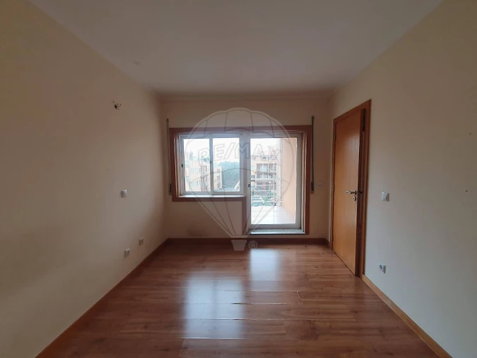 Apartamento T2 para Venda em Canelas Foto 13