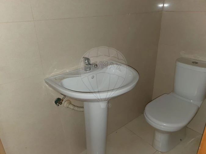 Apartamento T2 para Venda em Canelas Foto 6