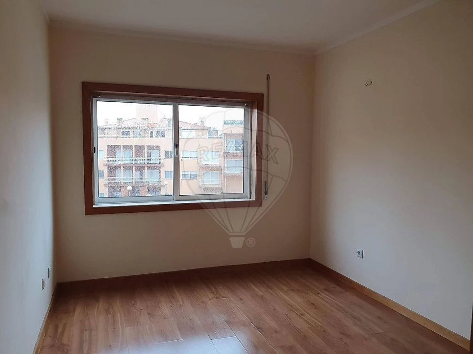 Apartamento T2 para Venda em Canelas Foto 8