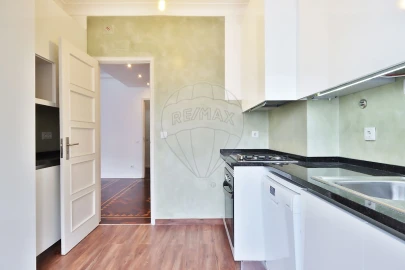 Apartamento T2 para Arrendamento em Arroios