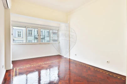 Apartamento T2 para Arrendamento em Arroios