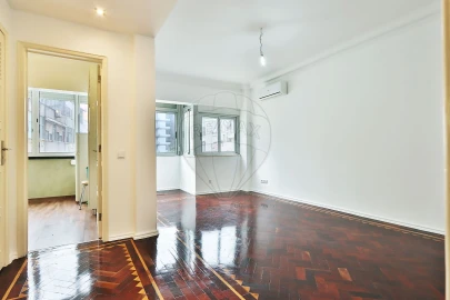 Apartamento T2 para Arrendamento em Arroios