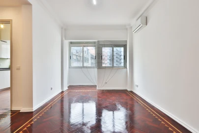 Apartamento T2 para Arrendamento em Arroios