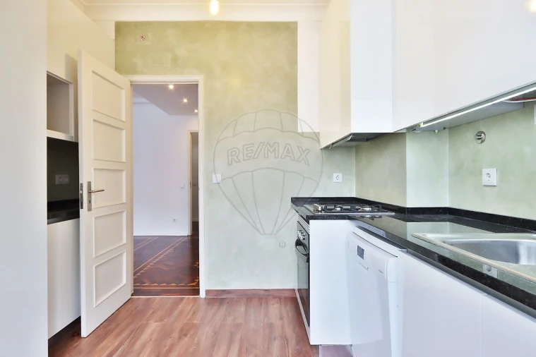 Apartamento T2 para Arrendamento em Arroios Foto 3