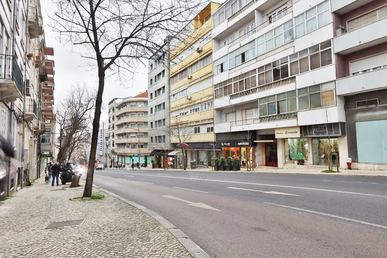 Apartamento T2 para Arrendamento em Arroios Foto 20
