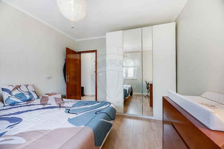 Apartamento T2 para Venda em Vialonga Foto 9