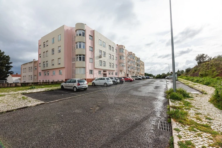 Apartamento T2 para Venda em Vialonga Foto 2