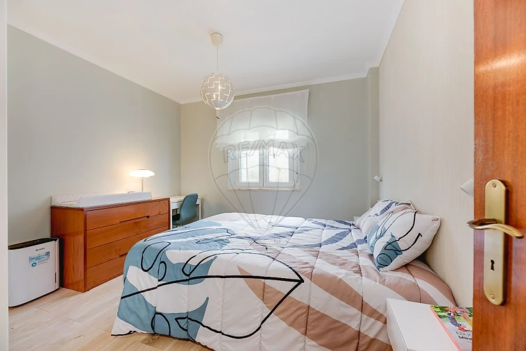 Apartamento T2 para Venda em Vialonga Foto 8