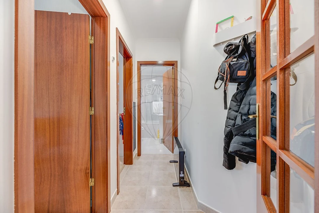 Apartamento T2 para Venda em Vialonga Foto 1